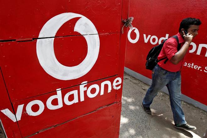 Vodafone ची भन्नाट ऑफर, रिचार्जवर मिळवा ₹2500 कॅशबॅक
