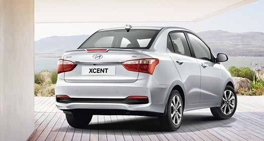 Hyundai Xcent च्या पेट्रोल आणि डिझेल दोन्ही मॉडेलवर कंपनीकडून 90 हजार रुपये कॅश डिस्काउंटची ऑफर दिली जात आहे.
