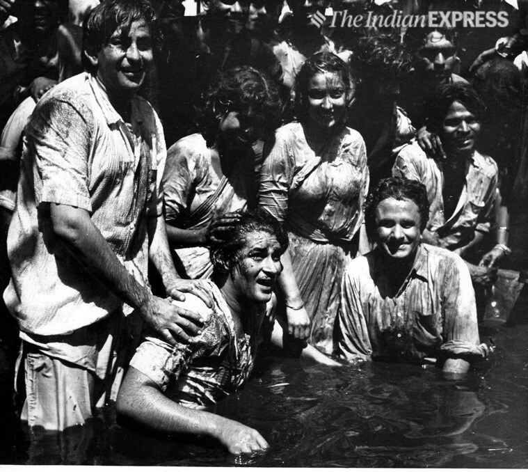 आरके स्टुडिओमध्ये होळी खूप मोठ्या जल्लोषात साजरी केली जात असे. (Photo: Express Archive)