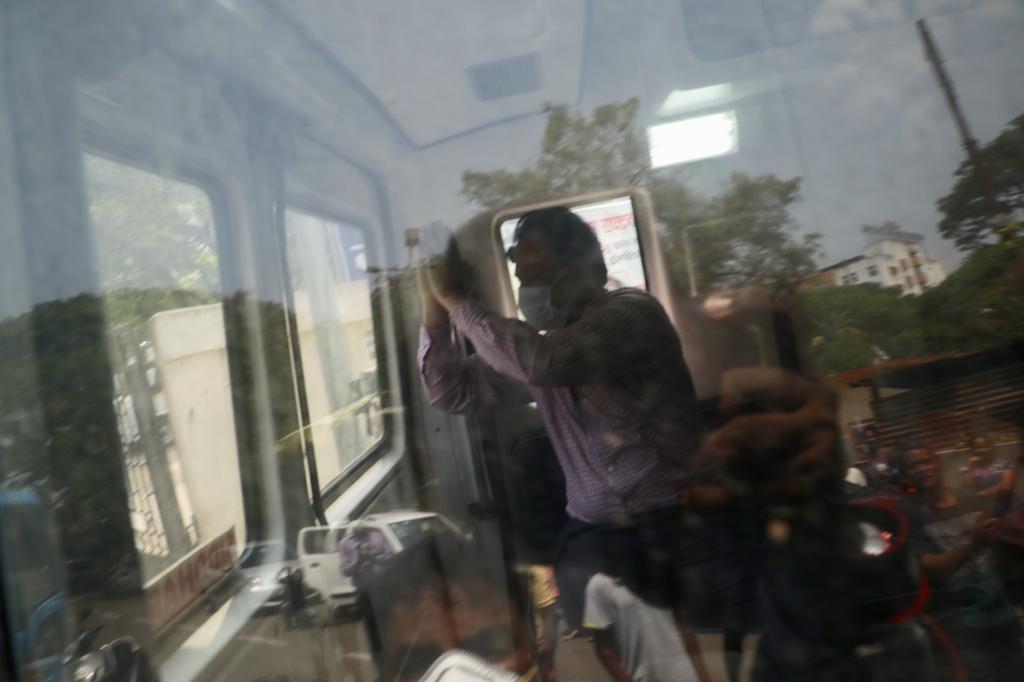 मात्र दोन वेळा त्यांची टेस्ट निगेटीव्ह आली. या दाम्पत्याला आज डिस्चार्ज देण्यात आला.