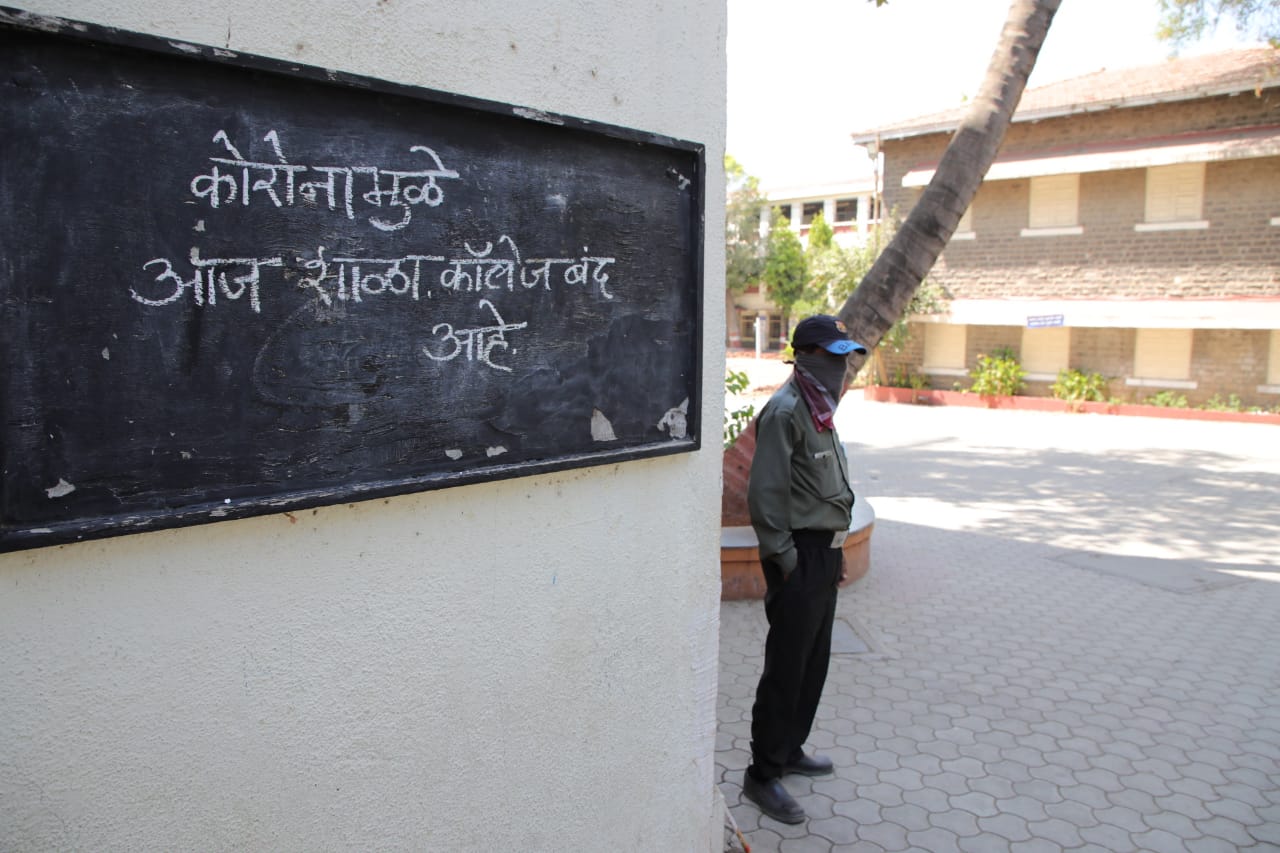 शाळा, कॉलेज, मॉल व इतर गर्दीच्या ठिकाणी शुकशुकाट पाहायला मिळतोय. (छायाचित्र सौजन्य : आशिष काळे)