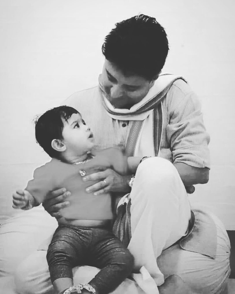 २००२ ते २०१९ अशी सलग सतरावर्ष ते गुणा लोकसभा मतदारसंघातून सातत्याने निवडून आले.