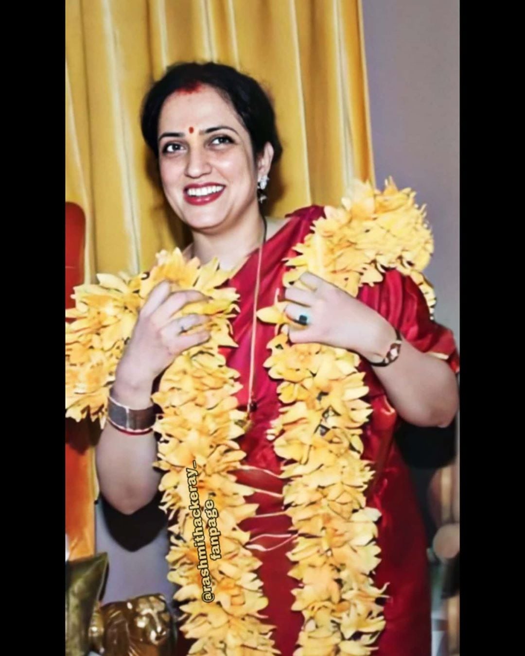 रश्मी ठाकरे यांचा जन्म डोंबिवलीत एका मध्यमवर्गीय कुटुंबामध्ये झाला. लग्नाआधीचे त्यांचे आडनाव पाटणकर आहे.