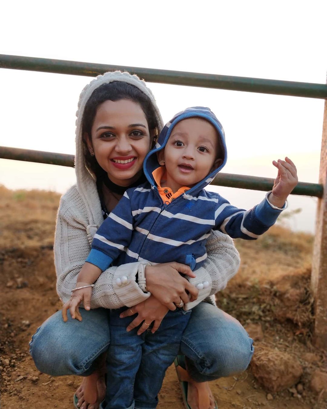 रश्मीला एक मुलगा आहे. त्यासाठीच तिने दोन वर्ष ब्रेक घेतला होता.
