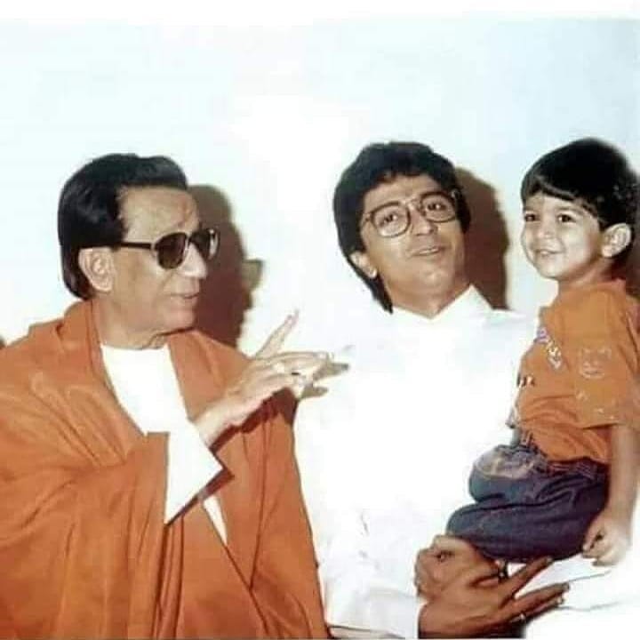 सिनेमाविषयी बोलताना राज म्हणाले,"महात्मा गांधी यांच्या आयुष्यावरील गांधी चित्रपट मला प्रचंड आवडतो. “एकदा ‘प्लाझा’ला मी गांधी चित्रपट पाहायला गेलो होतो. तो चित्रपट पाहिल्यावर मी भारावून गेलो. मी इतका भारावलो होतो की, त्यानंतर मी गांधी हा विषय वाचायला घेतला. तो चित्रपट मी प्लाझा थेअटरला ३० ते ३२ वेळा पाहिला असेल. गांधी चित्रपट तुम्ही जितक्या वेळा पहाल तितक्या वेळेला तो तुम्हाला नवीन सांगतो. तो तुम्हाला चित्रपटाचं टेक्निक सांगतो. एका माणसाचं आयुष्य तीन तासांमध्ये जगाला सांगण सोप्पी गोष्ट नाही,” असं राज यांनी सांगितलं.