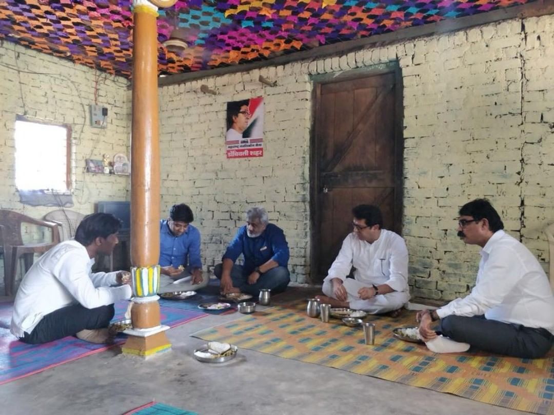 शिवाजी महाराजांना आपण फक्त या चार घटनांवर बघतो. या चार घटनांच्या व्यतिरिक्त त्यांचे परराष्ट्रधोरण कसं होतं. त्यांनी स्वत: मराठी भाषा कोष निर्माण केला. स्वत:चं चलन निर्माण केलं. मंत्रिमंडळाची निर्मिती केली. हे असं सर्व तीन तासांमध्ये दाखवणं शक्य नाही, असं राज यांनी सांगितलं.
