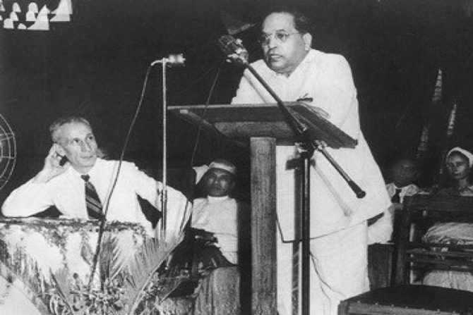 ६. बाबासाहेब आंबेडकरांच्या गाजलेल्या घोषणा : ‘मी अस्पृश्य जातीत जन्माला आलो, ते माझ्या हाती नव्हते. हिंदू म्हणून मी जन्माला आलो, पण हिंदू म्हणून मरणार नाही’. ‘जे आपला इतिहास विसरतात ते कधीही इतिहास घडवू शकत नाहीत’ ‘शिका, संघटित व्हा, संघर्ष करा’ ‘स्वातंत्र, समता, बंधुता शिकवणाराच धर्म मला प्रिय वाटतो’ ‘जीवन हे मोठे असण्यापेक्षा महान असायला हवे’