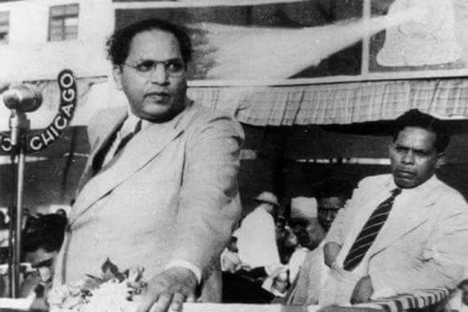 १०. बाबासाहेबांचे लेखन :  भारतातील कोणत्याही राजकीय नेत्याने केले नाही एवढे प्रचंड लेखन डॉ. बाबासाहेब आंबेडकर यांनी केलेले आहे. पूर्ण झालेले एकूण २२ ग्रंथ आणि पुस्तिका, १० अपूर्ण राहिलेले ग्रंथ, १० निवेदने किंवा साक्षीपुरावे, १० शोधनिबंध, लेख आणि परीक्षणं इतके प्रचंड लिखाण डॉ. आंबेडकरांनी केले आहे. विशेष म्हणेज त्यांनी हे सर्व लिखाण इंग्रजीतून केलेले आहे.
