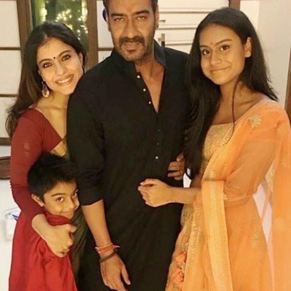 बॉलिवूड अभिनेता अजय देवगण आणि काजोलची मुलगी न्यासाही बी टाउनमधील लोकप्रिय स्टार किड्स पैकी एक आहे (Photo credit: Instagram).