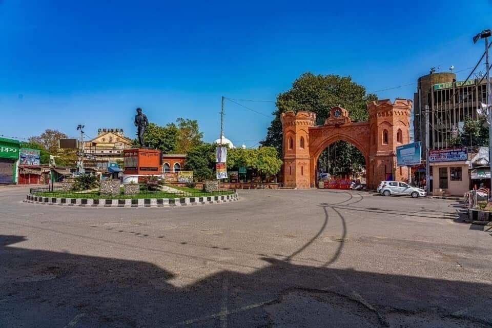 इतर राज्यांप्रमाणे पंजाबलाही करोना विषाणूचा फटका बसलेला आहे. अमृतसर शहरही या विषाणूच्या विळख्यातून सुटलेलं नाही.