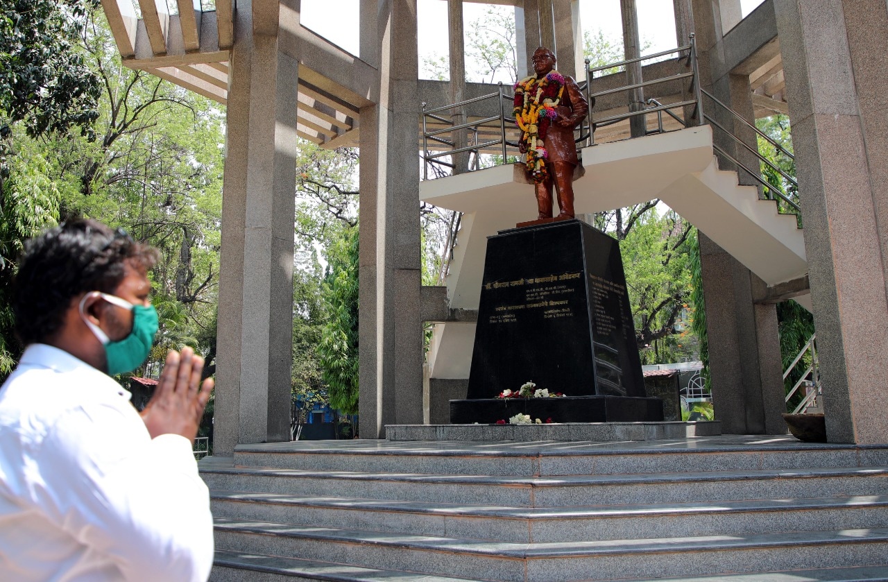 भीम जयंती घरातच वेगळ्या पद्धतीने आणि डिजिटल स्वरुपात साजरी करावी, असे आवाहन सरकारी आणि आंबेडकरी नेत्यांच्याकडून करण्यात आले होते.