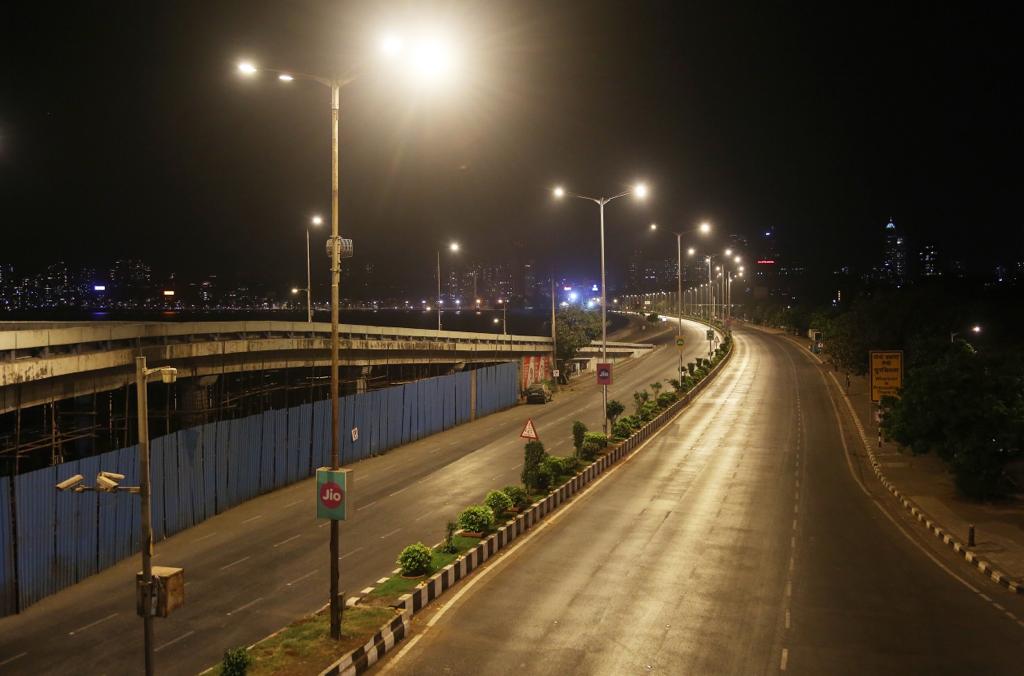 मुंबईतरे रस्ते याआधी इतके कधीच शांत दिसले नसतील