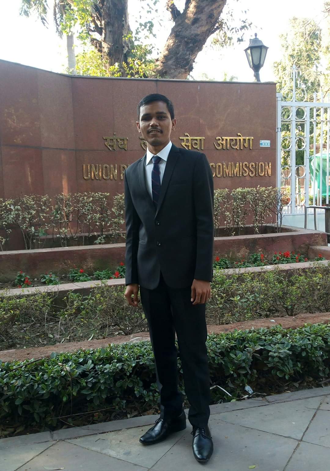 पण पद्युत्तर शिक्षण घेण्याची इच्छा असल्याने ICAR ची परिक्षा देऊन NDRI कर्नाल येथून मिळालेल्या स्कॉलरशीपच्या मदतीने तेही पुर्ण केले. ते करतं असतानाच UPSC चा आभ्यासही सुरूच होता