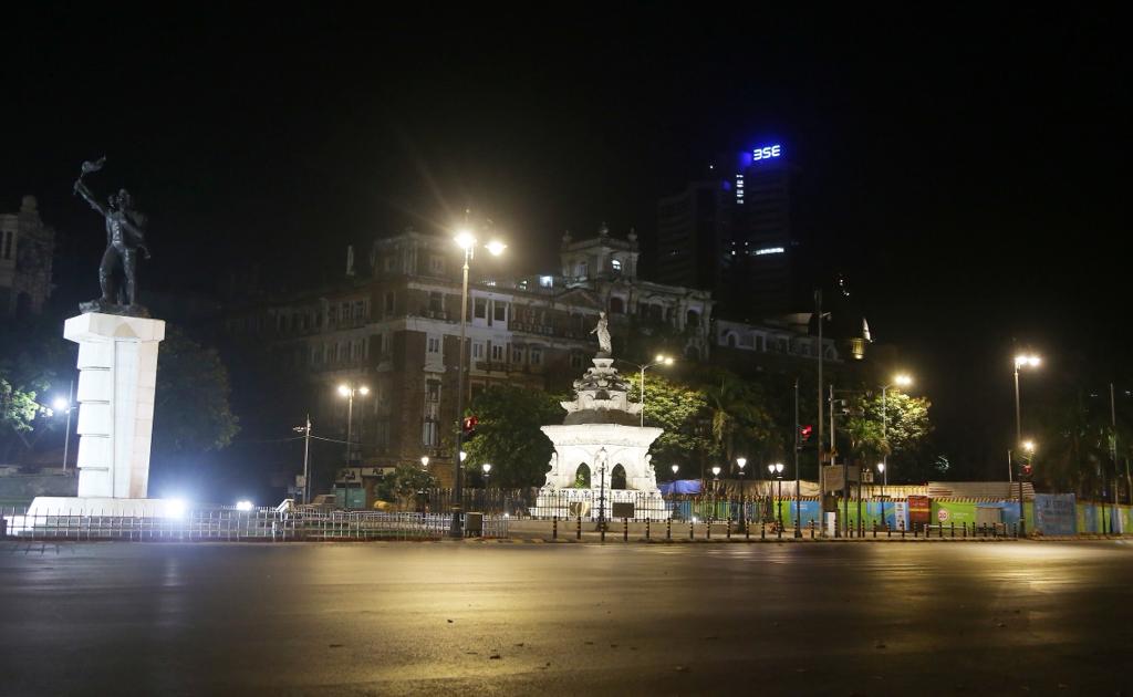 हुतात्मा चौक आणि फाऊंटन परिसरातली आजकाल शांतता असते