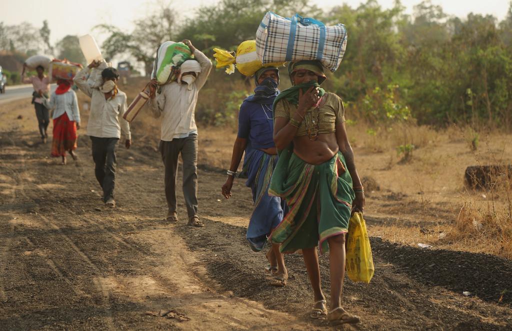 गड्या आपला गाव बरा असं म्हणतात ते काही खोटं नाही