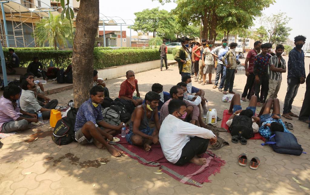 कारण इतका मोठा प्रवास करायचा असेल तर थोड्या विश्रांतीची गरज सर्वांनाच असते.