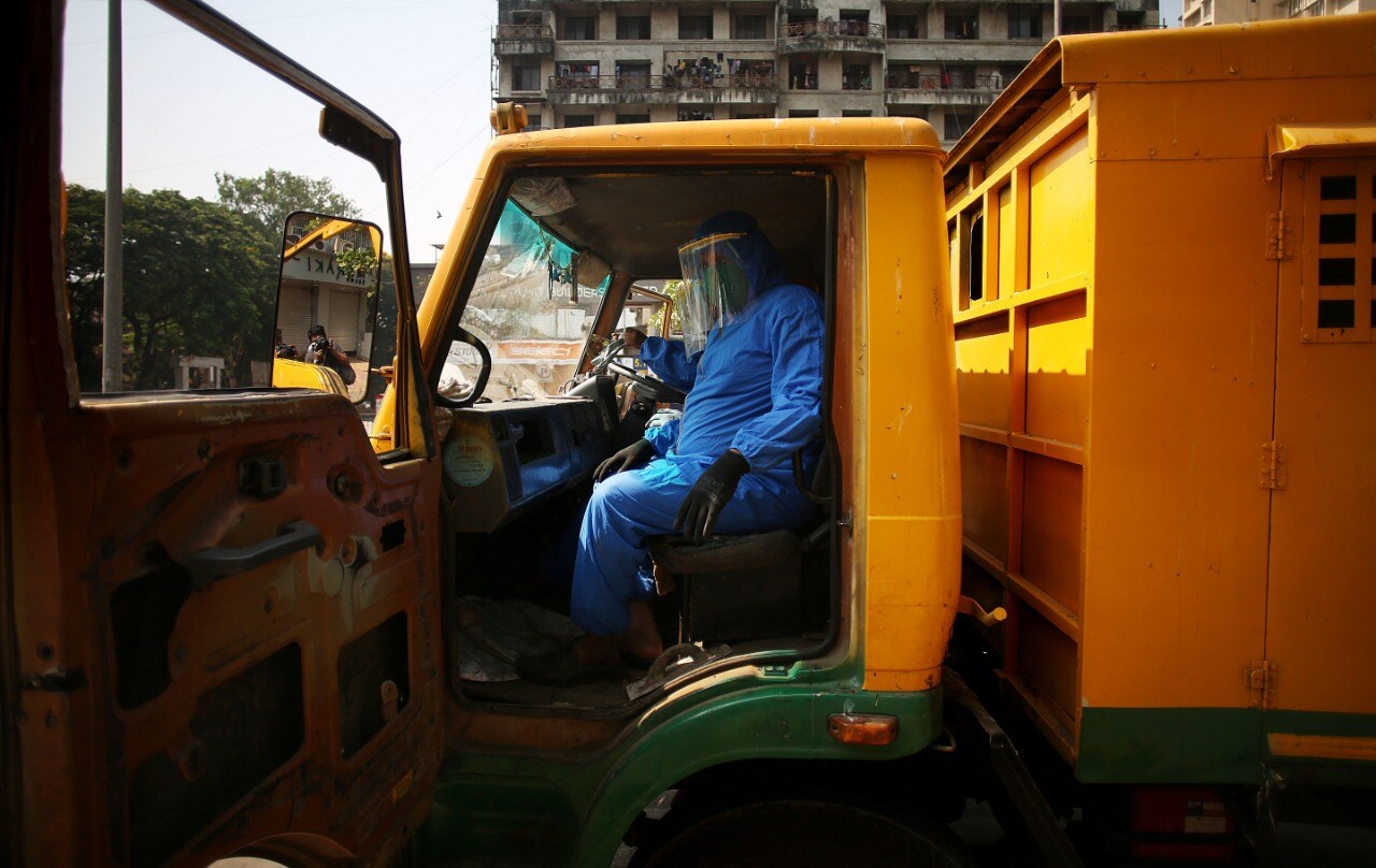 मुंबईत करोनाचे सर्वाधिक रुग्ण आढळले आहेत.