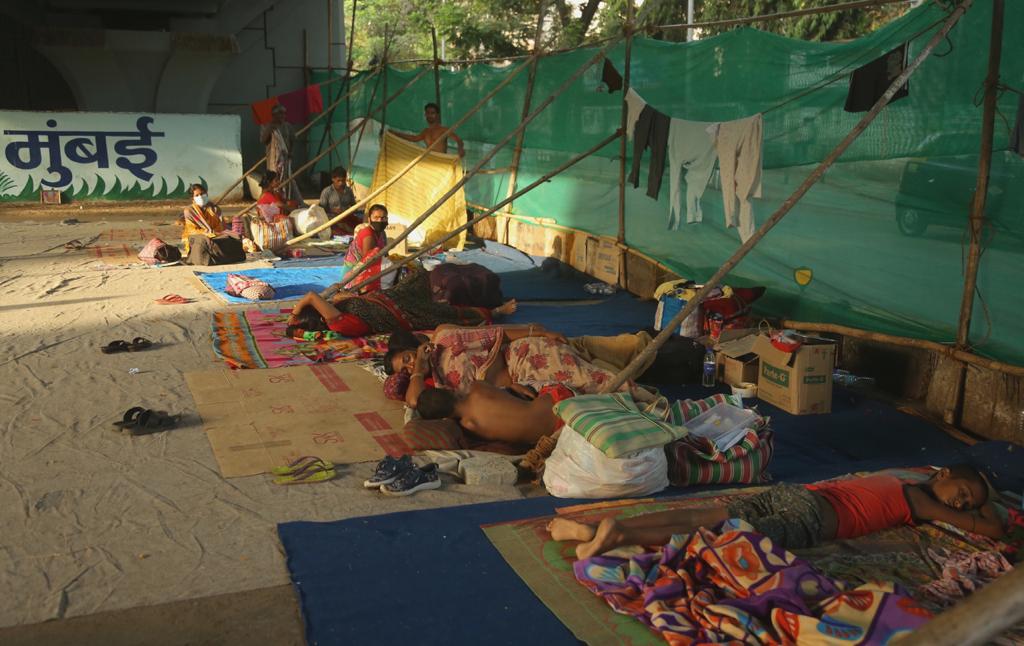 करोनाच्या वाढत्या प्रादुर्भावामुळे राज्यातील रुग्ण संख्या झपाट्याने वाढत आहे.