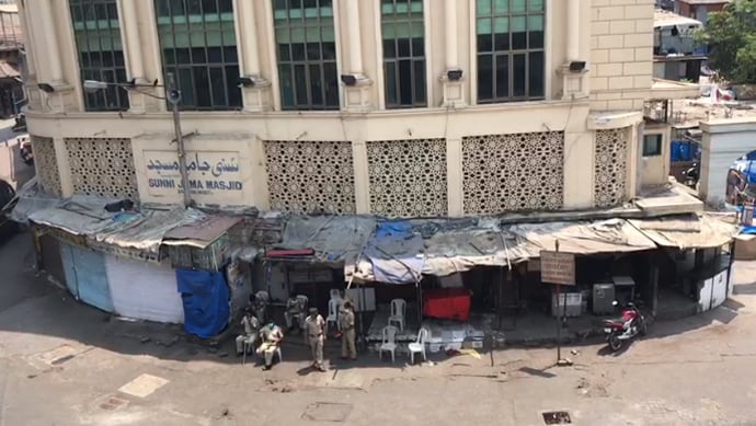 तर अफवांना बळी पडू नका, असं आवाहन लोकांना करण्यात येत आहे.