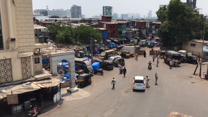 वांद्रे प्रकरणानंतर आता मदतकार्यालाही वेग आला आहे.