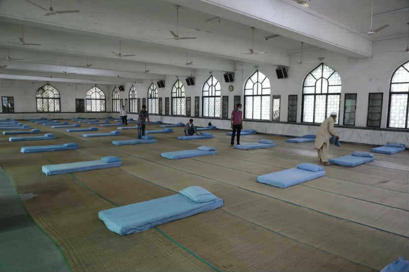 या ठिकाणी ठेवण्यात येणाऱ्या रुग्णांना महाराष्ट्र कॉस्मॉपॉलिटीन अॅण्ड एज्युकेशन सोसायटीकडून जेवण आणि इतर अत्यावश्यक सेवांचा पुरवठाही करण्यात येणार आहे.