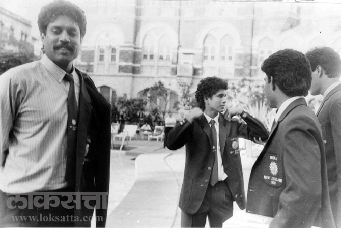 १९८३ चा विश्वविजेता कर्णधार कपिल देव आणि सचिन तेंडुलकर. (एक्स्प्रेस फोटो)
