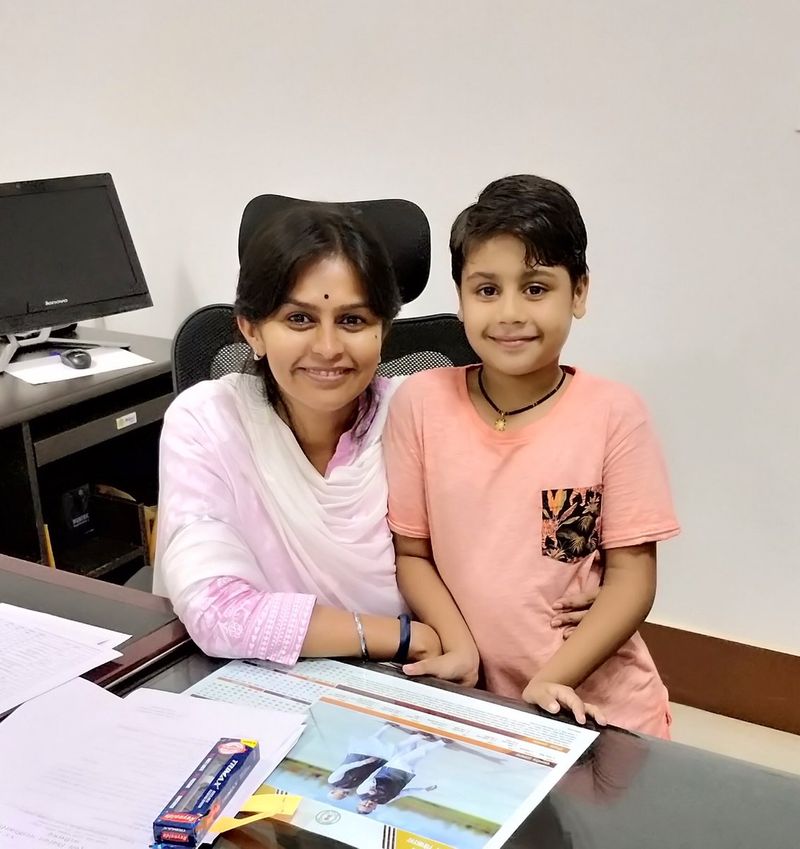 असं म्हणतात की, जर एखादा आयएस आधिकारी काही नवीन करत नसेल तो सिस्टम बदलण्याचा प्रयत्न करत नसेल तर कारकून आणि त्यामध्ये काहीही फरक नाही. पण