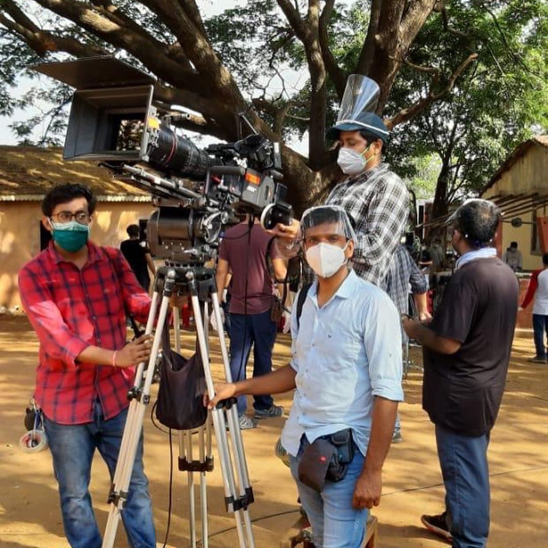 अक्षय कुमार करत असलेली जाहीरात केंद्र सरकारच्या करोना विषयी जागरुकता मोहिम राबवण्यासाठी शूट केली जात आहे. (Photo Credit : Instagram Filmfare)