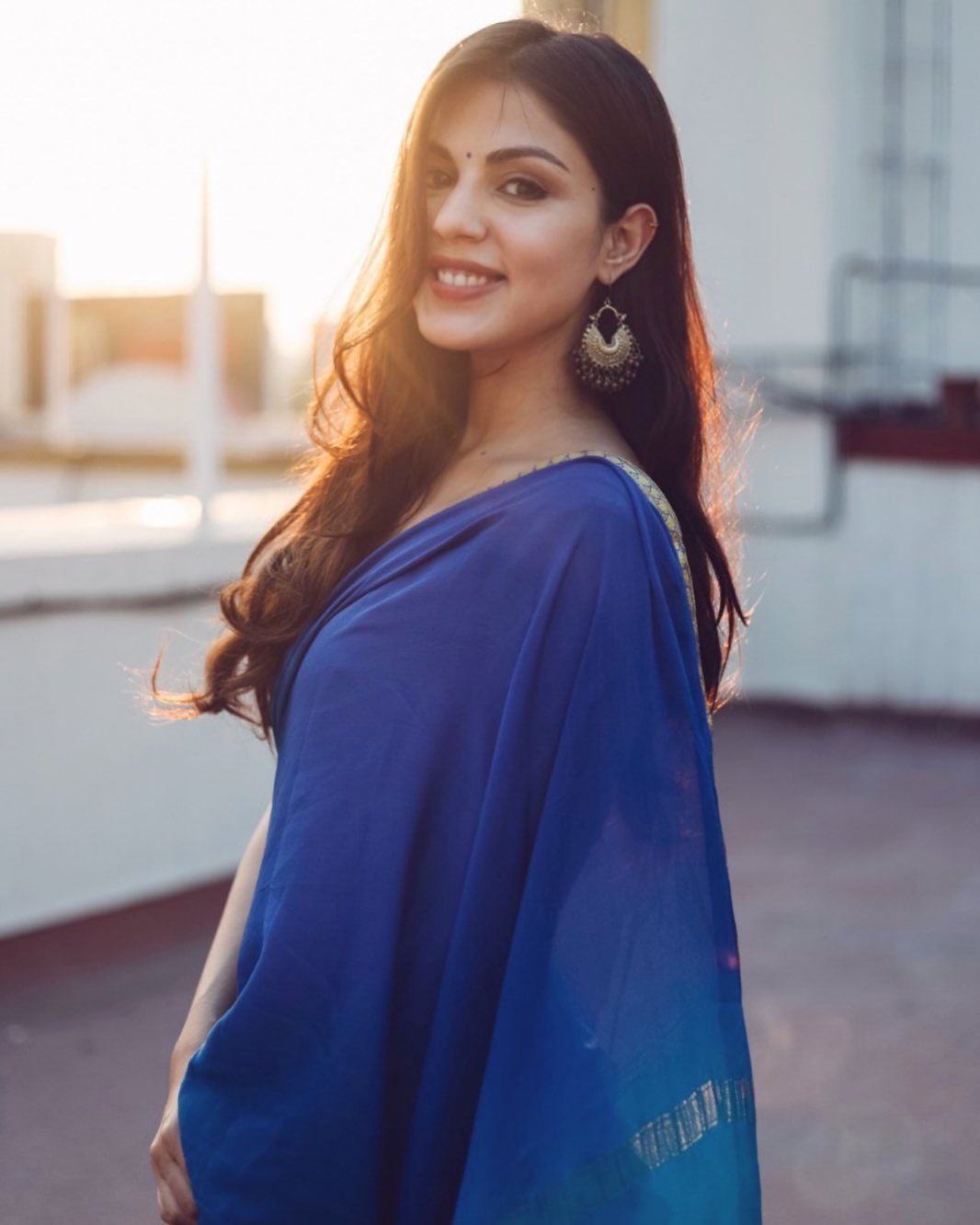 सुशांत नैराश्यात आहे हे जेव्हा महेश भट्ट यांना समजलं होतं, तेव्हा तू त्याच्यासोबत आणखी काळ राहू नकोस, असा सल्ला महेश भट्ट यांनी रियाला दिल्याचं म्हटलं जातं.