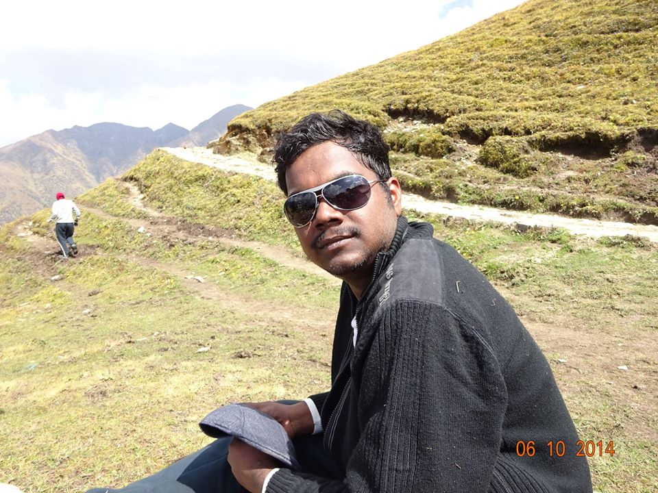 दुपारी दोन वाजल्यानंतर शिकवणया घ्यायच्या. त्यातून मला काही पैसे मिळायचे. त्यानंतर दुकानावर जाऊन हिशोब करायचा.