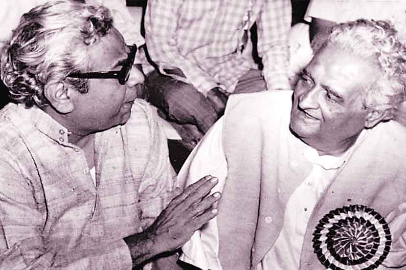 पु.ल. देशपांडे यांच्या खास लेखनशैलीमुळे महाराष्ट्राने त्यांच्यावर अमाप प्रेम केलं