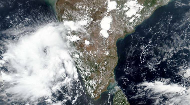 उत्तर हिंद महासागरामध्ये निर्माण होणाऱ्या चक्रीवादळांच्या नावांची नवी यादी भारतीय हवामानशास्त्र विभागाने (आयएमडी) गेल्या महिन्यात प्रसिद्ध केली होती.(फोटो : नासा)