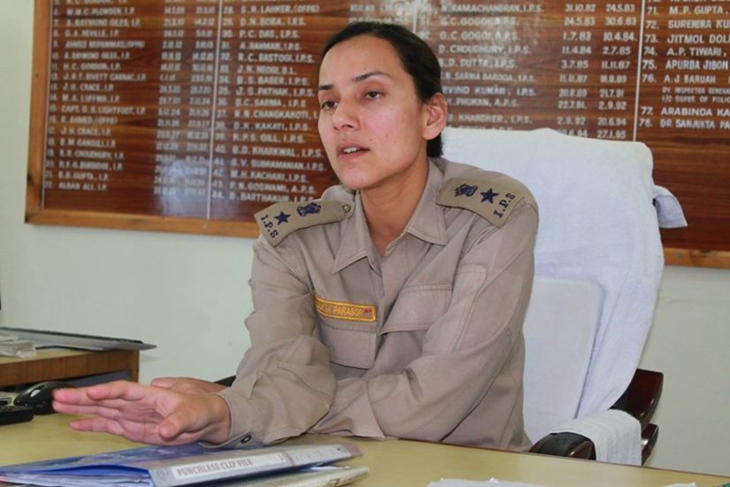 आसाममध्ये शालेय शिक्षण घेतल्यानंतर त्या दिल्लीत आल्या. त्यांनी दिल्लीतील इंद्रप्रस्थ कॉलेजमधून महाविद्यालयीन शिक्षण घेतलं. त्यानंतर त्यांनी जेएनयूमधून इंटरनॅशन रिलेशनमध्ये पोस्ट ग्रॅज्युएशन आणि यूएस फॉरेन पॉलिसीमध्ये MPhil आणि Phd केलं.