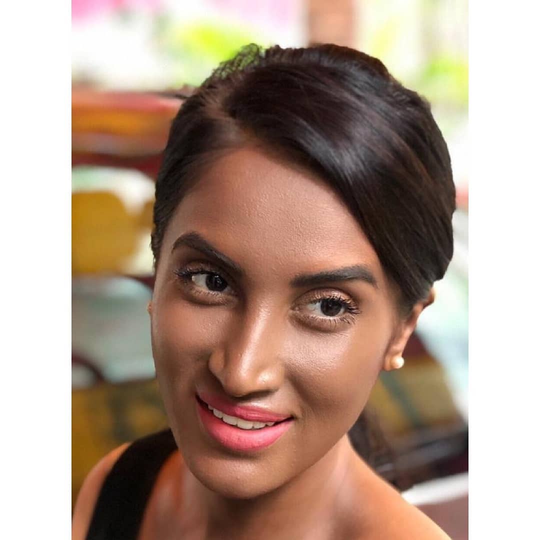 फेअर अँड लव्हली या कंपनीने त्यांच्या नावातून 'फेअर' हा शब्द काढण्याचा निर्णय घेतला. त्यानंतर स्मिताने केलेलं हे फोटोशूट विशेष लक्ष वेधून घेत आहे.