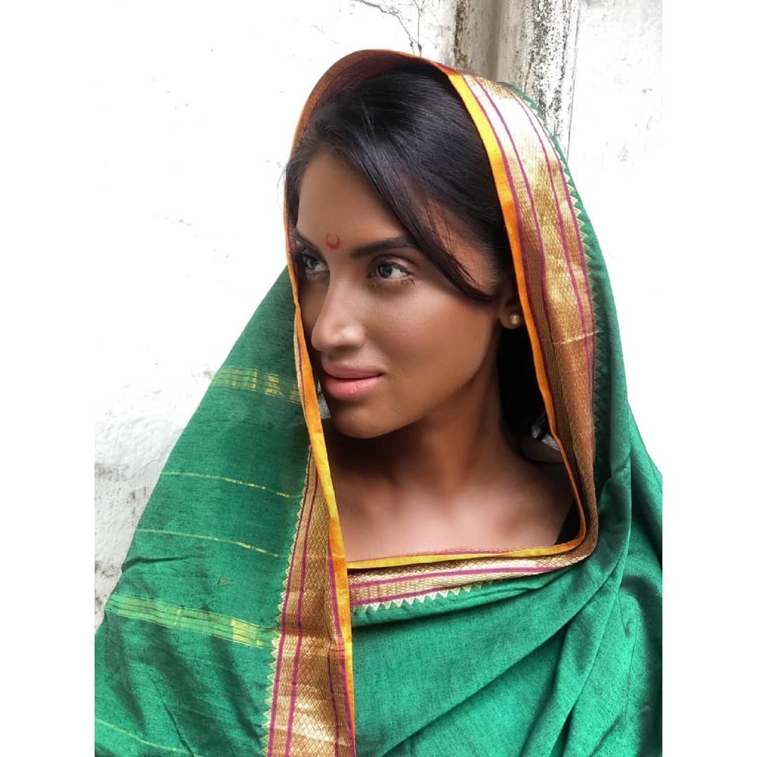 'रंग माझा वेगळा'