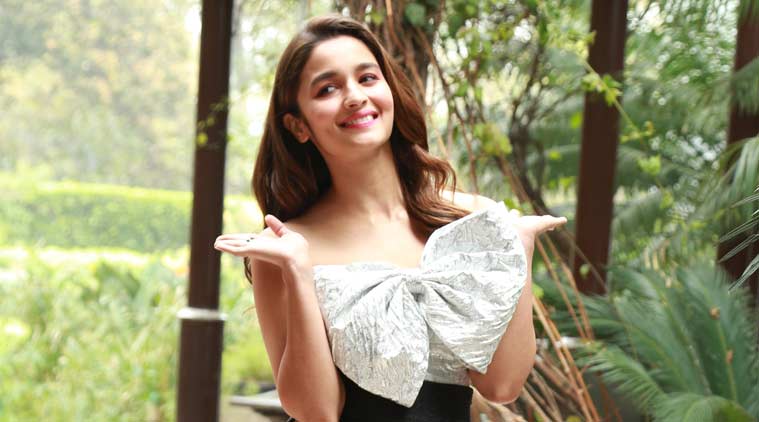 आलिया भट्ट : आलियाला दहावीच्या बोर्डाच्या परीक्षेत ७१ टक्के मार्क मिळाले होते.