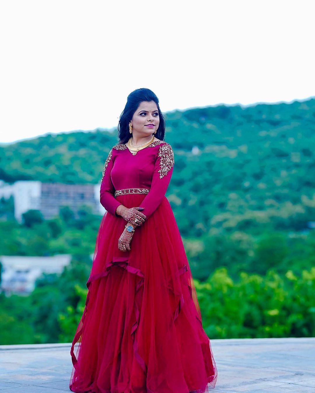 ती या लूकमध्ये अतिशय सुंदर दिसत आहे.