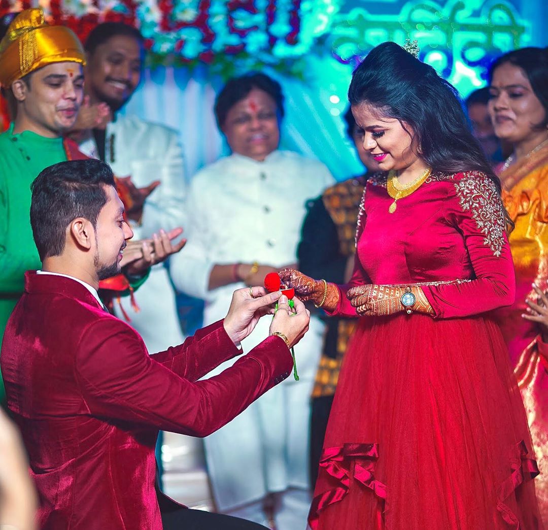 २६ जुलै रोजी रोनित पिसेसोबत कार्तिकीचा साखरपूडा झाला आहे.