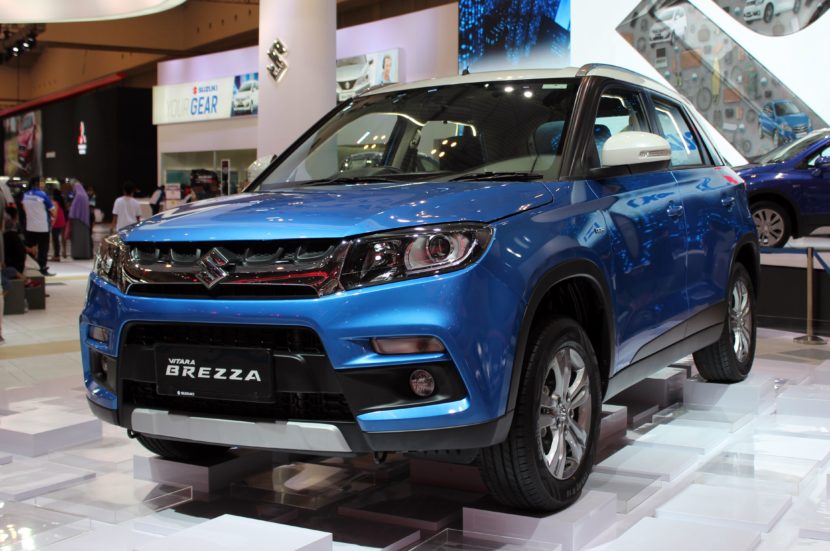 Maruti Vitara Brezza ऑफर (Arena):- कंपनीच्या या शानदार एसयूव्हीवर 20 हजारापर्यंत डिस्काउंट मिळेल. पण, या कारच्या खरेदीवर ग्राहकांना केवळ Exchange Bonus चीच ऑफर मिळेल, कॅश डिस्काउंट आणि कॉर्पोरेट डिस्काउंट मिळणार नाही.