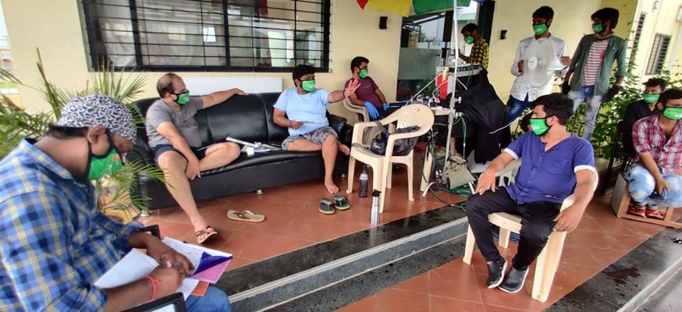 चित्रीकरण बंद असल्यामुळे कलाकारांपासून तंत्रज्ञ ते सेटवर काम करणाऱ्या लोकांना याचा फटका बसला होता.