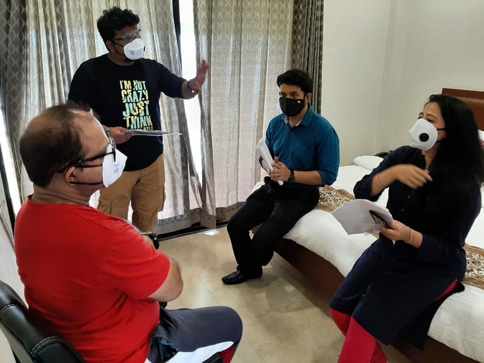 चित्रीकरणादरम्यान सरकारने आखून दिलेल्या सर्व नियमांची सेटवर काटेकोरपणे काळजी घेतली जात आहे.