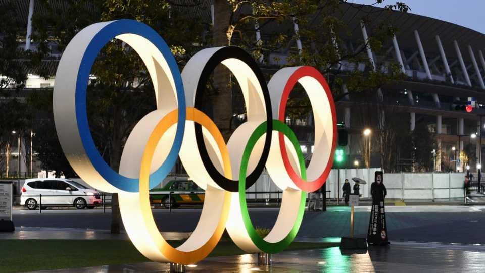 जपानच्या टोकियो शहरात होणारी ऑलिम्पिक स्पर्धाही वर्षभरासाठी पुढे ढकलण्यात आलेली आहे.