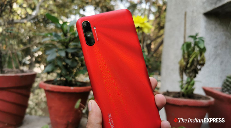 Realme C3: हा फोन 1,000 रुपयांनी महाग झाला आहे. त्यामुळे याच्या बेसिक व्हेरिअंटची किंमत आता 8,999 रुपये आहे.