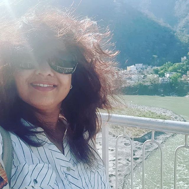 तारक मेहता का उल्टा चष्मा या मालिकेतील एका भागासाठी सोनालिका जवळपास २५ हजार रुपये मानधन घेत असल्याचे म्हटले जाते.