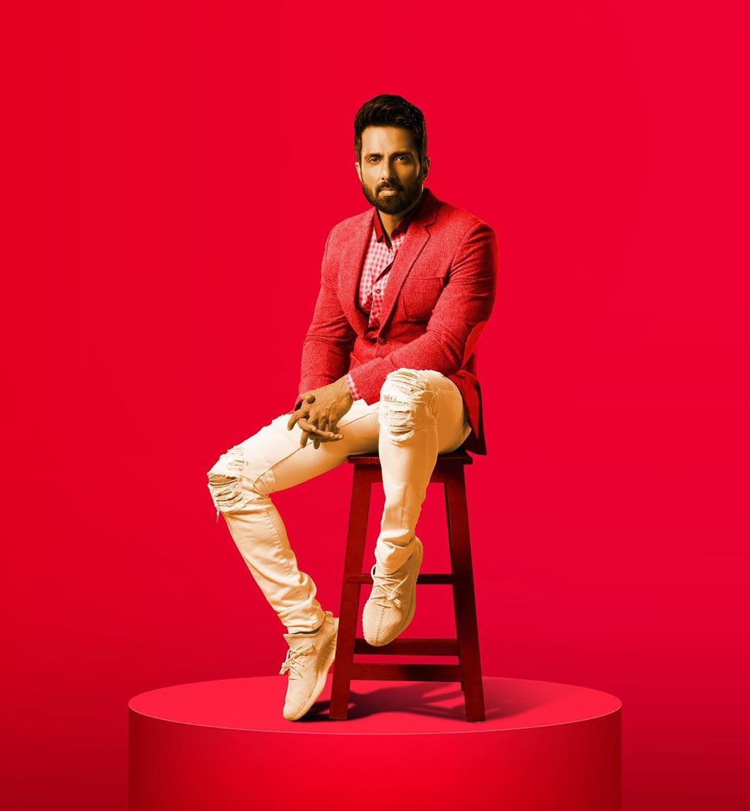 त्याच्या मदतीमुळे मजुरांना त्यांच्या गावी सोडण्याचा महाराष्ट्र सरकारवरचा भार काही प्रमाणात कमी झाला असे म्हटले जात आहे. (फोटो सौजन्य इन्स्टाग्राम)