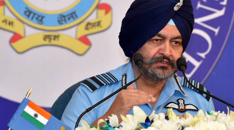 J-20 फायटर जेटसमोर 'राफेल' टिकणार नाही, हा चीनचा दावा माजी एअर फोर्स प्रमुख बी.एस.धनोआ यांनी शुक्रवारी खोडून काढला. ( फोटो सौजन्य -PTI)