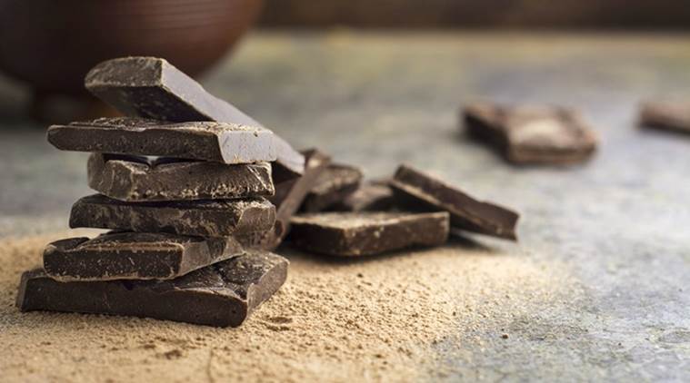 ५. अचानक रक्तदाब कमी झाल्यावर चॉकलेट खाल्ले तर तत्काळ रक्तदाब नियंत्रणात येऊ शकतो.