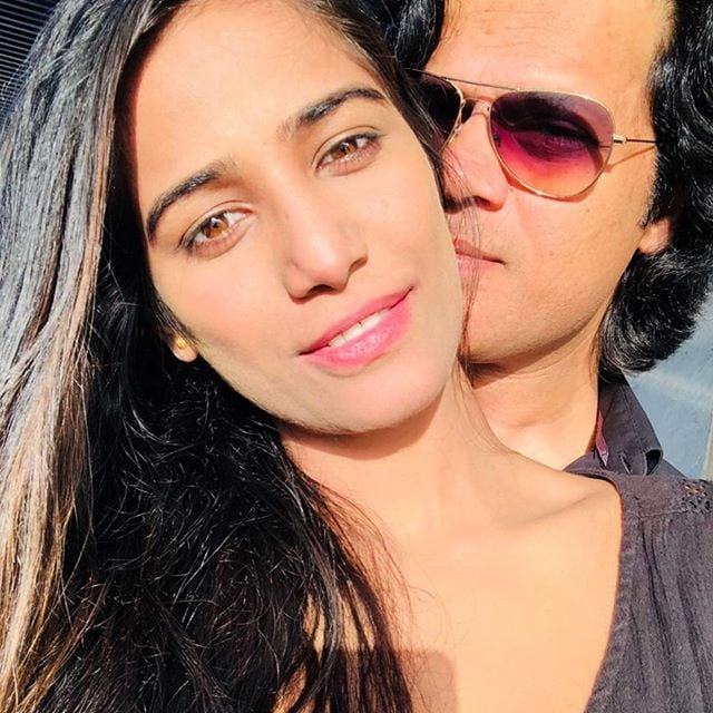 त्यांच्या या फोटोवर चाहत्यांनी कमेंट करत त्यांना शुभेच्छा दिल्या आहेत.