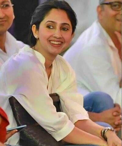 ट्विंकल खन्नाच्या बहिणीचे नाव रिंकी खन्ना आहे. तिचा जन्म २७ जुलै १९७७ मध्ये मुंबईमध्ये झाला.