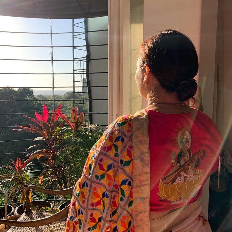 रोहितच्या घराच्या बाल्कनीमधून दिसणारा सूर्य पाहणे मानसीला आवडत असल्याचे म्हटले जाते.